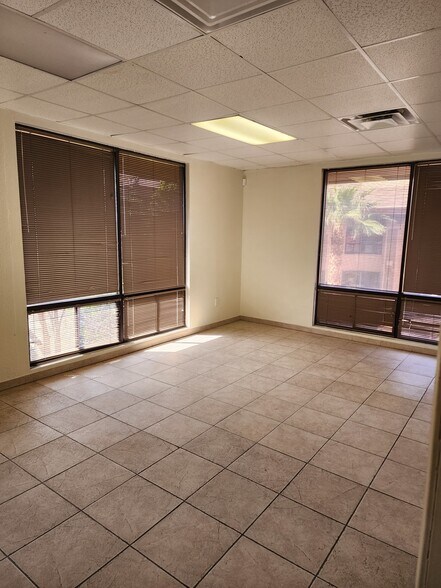 More Photos Of 2720 E Thomas Rd, Phoenix Office For Lease