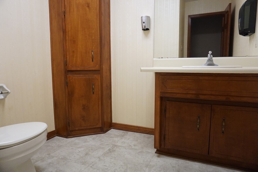 More Photos Of 4400 Bayou Blvd, Pensacola Office Residential For Lease