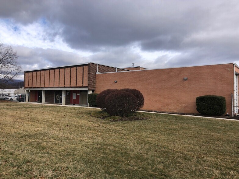 More Photos Of 3621 Aerial Way Dr SW, Roanoke Warehouse For Sale