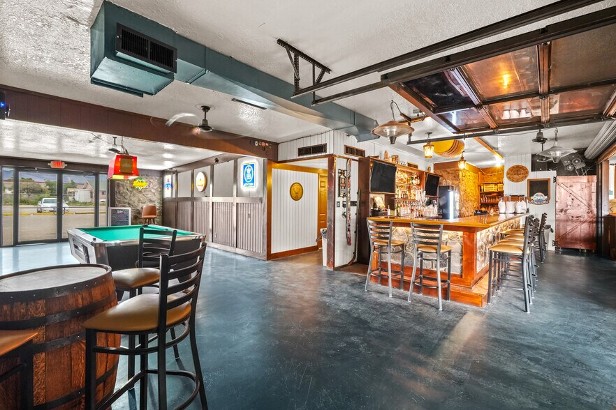 More Photos Of 5200 Doniphan Dr, El Paso Bar For Sale
