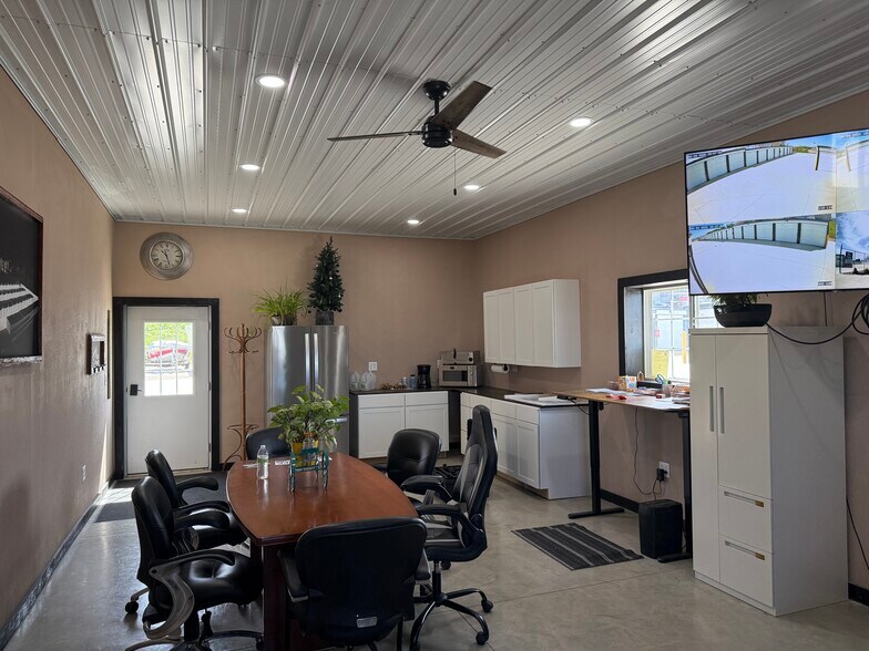 More Photos Of 3556 Marnie Ave, Waterloo Self Storage For Sale