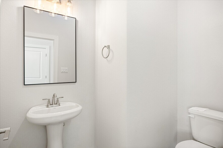 More Photos Of 710 N Sycamore St, Hico Apartments For Sale