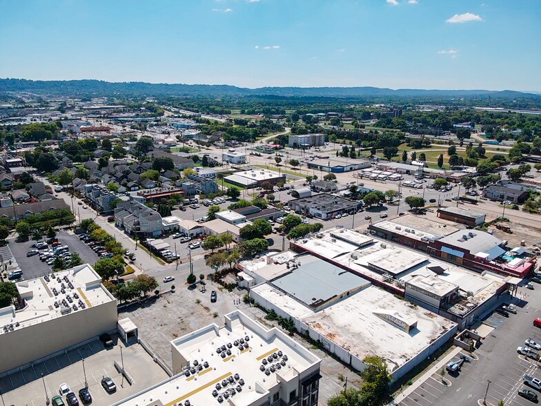 More Photos Of 1809 Broad St, Chattanooga General Retail For Sale