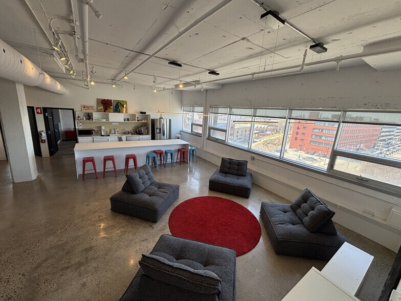 More Photos Of 90 Rue Beaubien O, Montréal Loft Creative Space For Lease