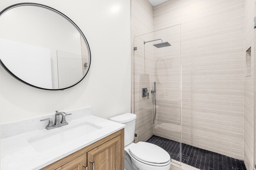 More Photos Of 5131 Don Pio Dr, Woodland Hills Multifamily For Sale