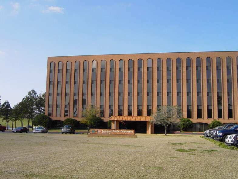 More Photos Of 100 North Fwy, Conroe Office For Lease