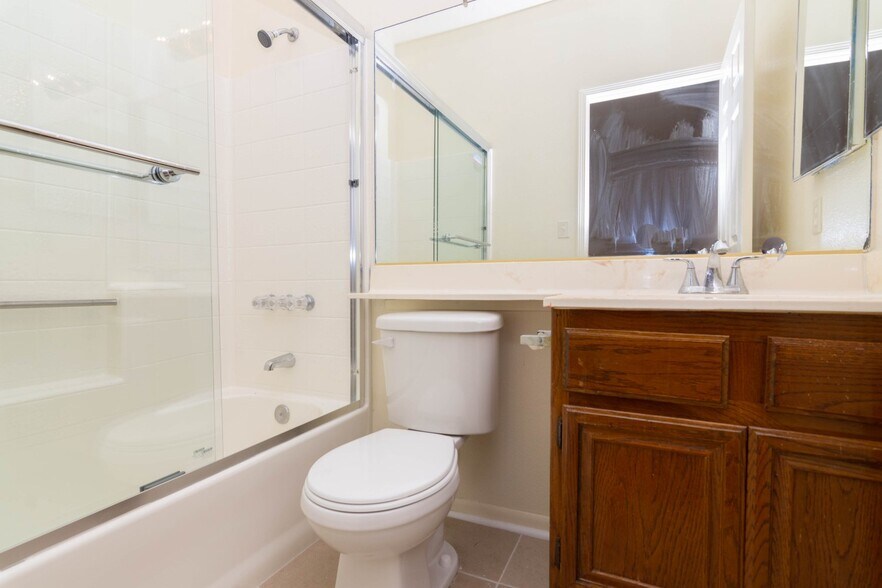 More Photos Of 404 Lincoln Ave, Glendale Apartments For Sale