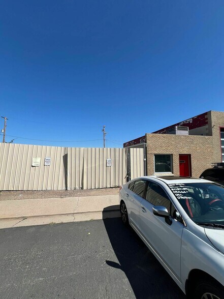 More Photos Of 11983 14th Ave, Aurora Industrial For Lease