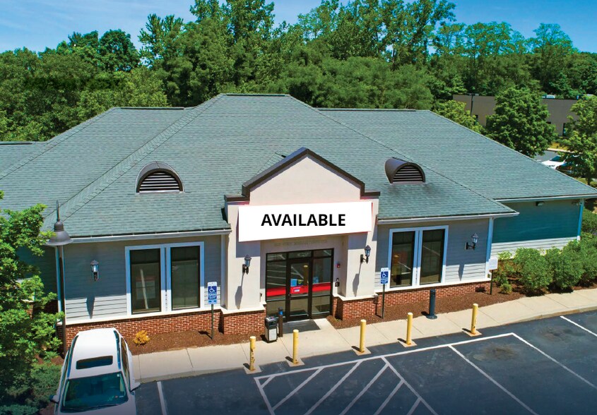 Primary Photo Of 525 Middle Tpke W, Manchester Bank For Lease