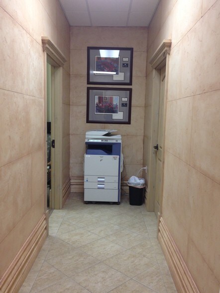 More Photos Of 5974 Silver Springs Dr, El Paso Office For Lease