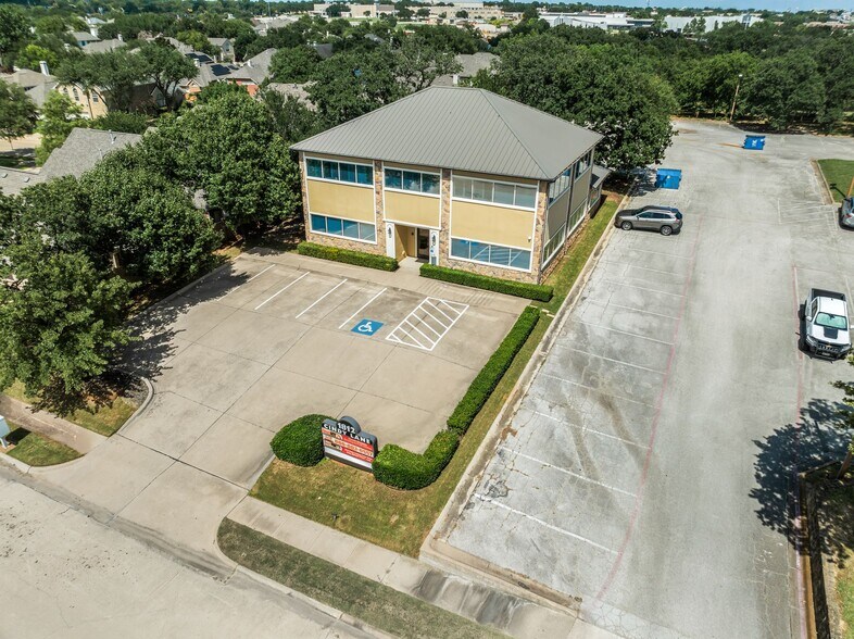 More Photos Of 1812 Cindy Ln, Bedford Office For Sale