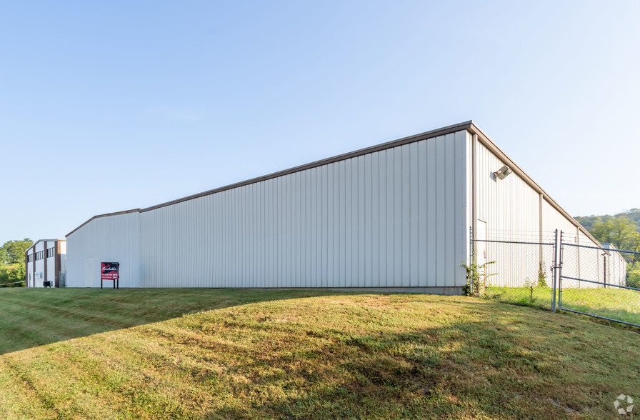 Primary Photo Of 3806 Kellogg Ave, Cincinnati Warehouse For Lease