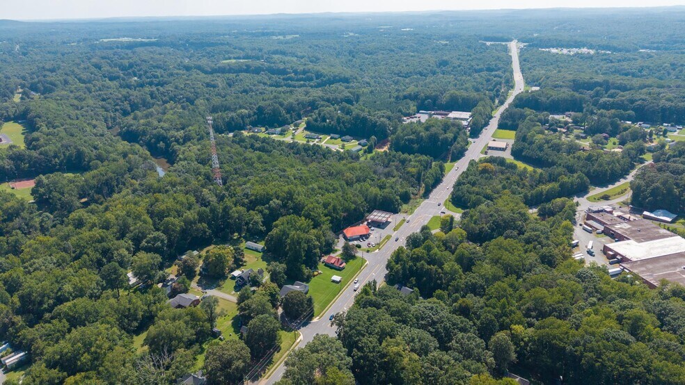 More Photos Of 6320 Jordan Rd, Ramseur Service Station For Sale