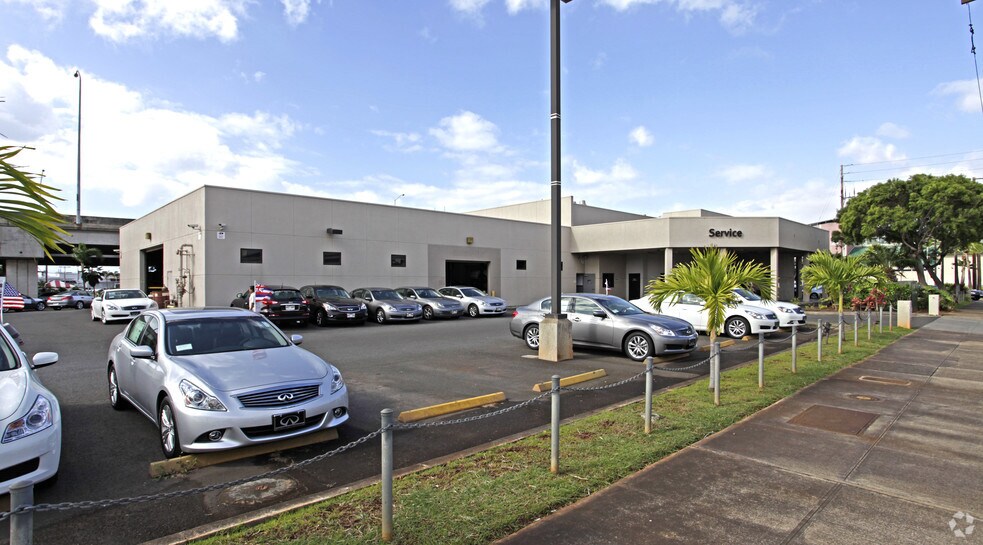 More Photos Of 2845 Kilihau St, Honolulu Showroom For Lease