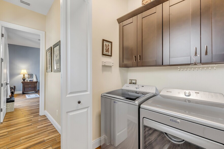 More Photos Of 136 Julia St, New Smyrna Beach Flex For Sale