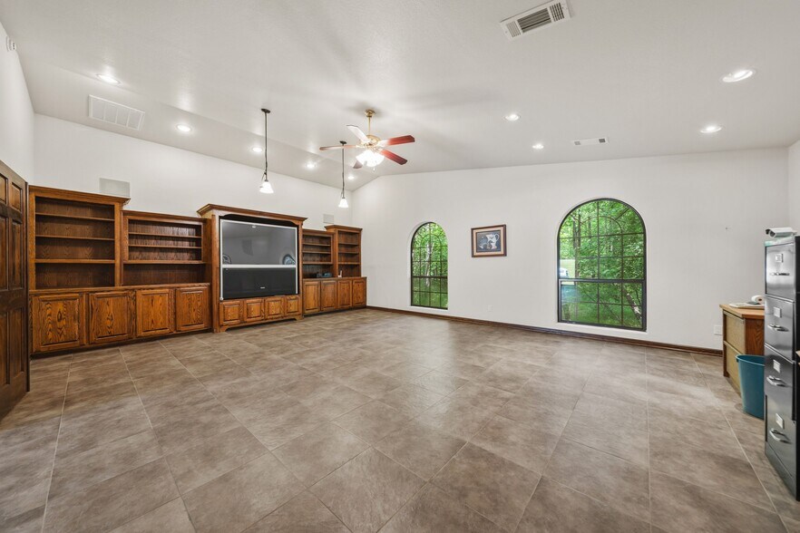 More Photos Of 15288 AR-22, Dardanelle Warehouse For Sale
