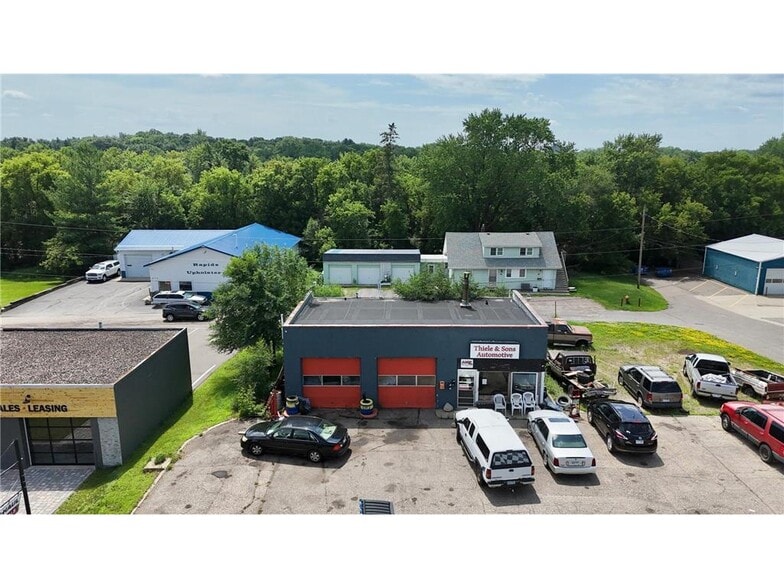 Primary Photo Of 519 Benton Dr, Sauk Rapids Service Station For Sale
