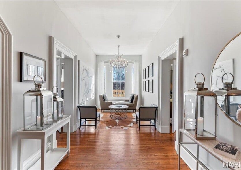 More Photos Of 876 W State St, Jacksonville Hospitality For Sale