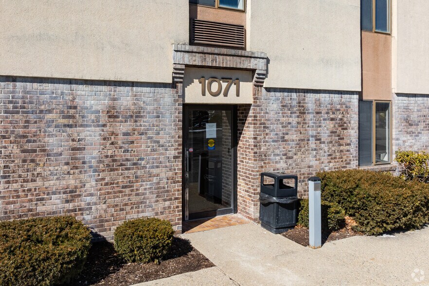 More Photos Of 1071 Worcester Rd, Framingham Medical For Lease