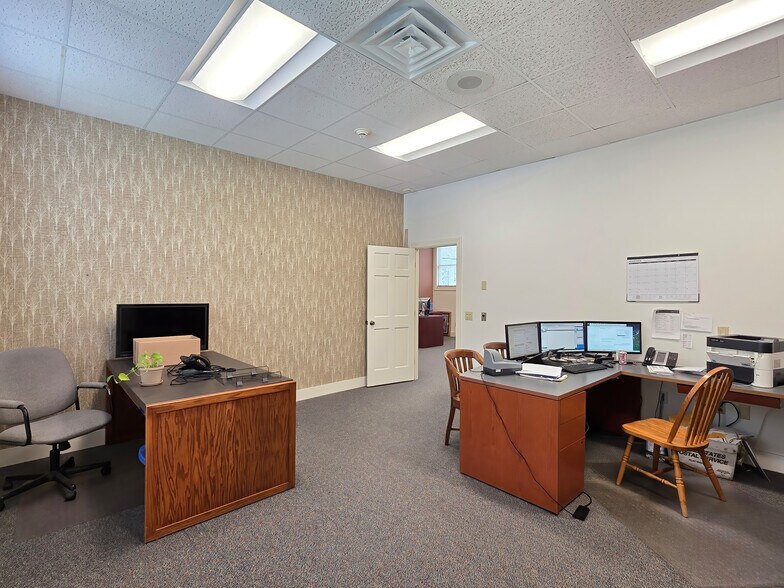 More Photos Of 338 E Montpelier Rd, Barre Town Office For Sale