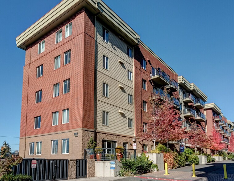 More Photos Of 1015 Railroad Ave, Bellingham Apartments For Sale