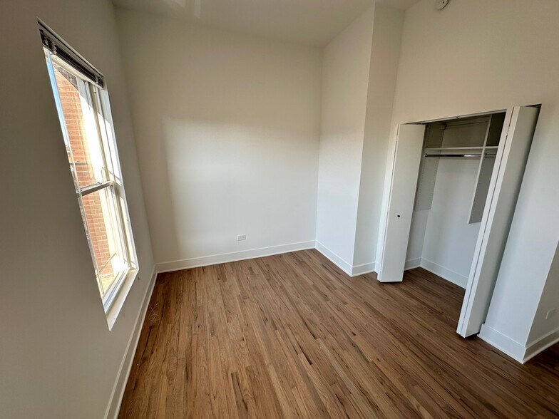 More Photos Of 1856 W Chicago Ave, Chicago Apartments For Sale
