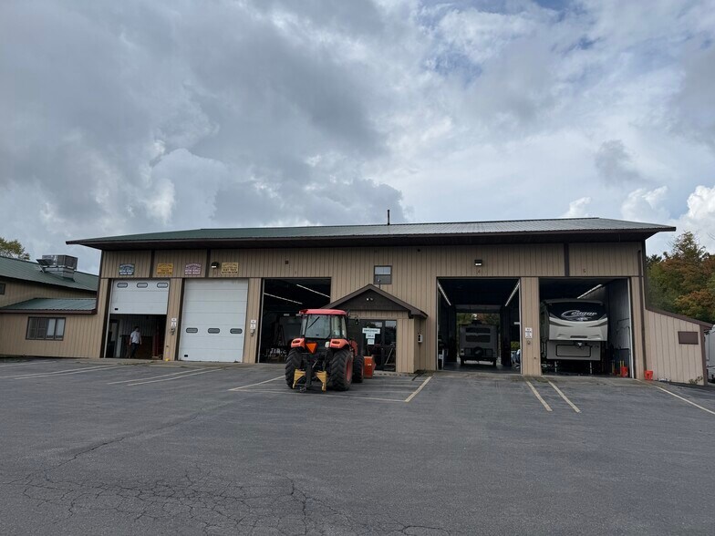 More Photos Of 1122 County Route 57, Fulton Specialty For Sale