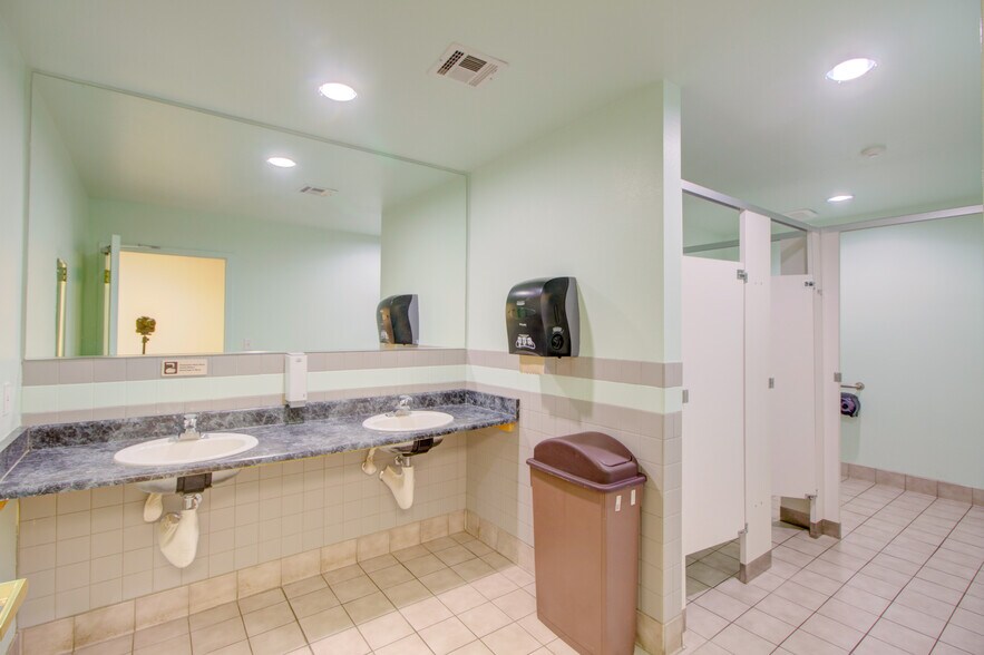 More Photos Of 110 Ville Dr, Boulder City Restaurant For Lease