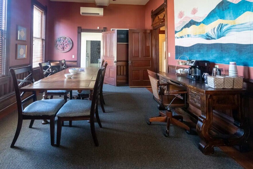 More Photos Of 816 North St, Nacogdoches Medical For Lease