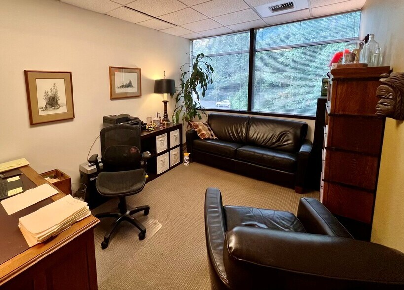 More Photos Of 17530 NE Union Hill Rd, Redmond Medical For Sale