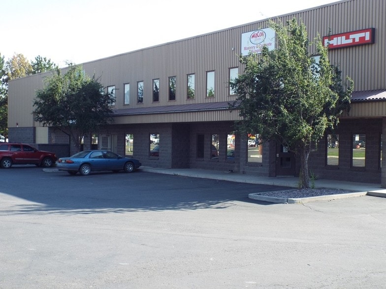 More Photos Of 2901 W Broadway St, Missoula Flex For Lease