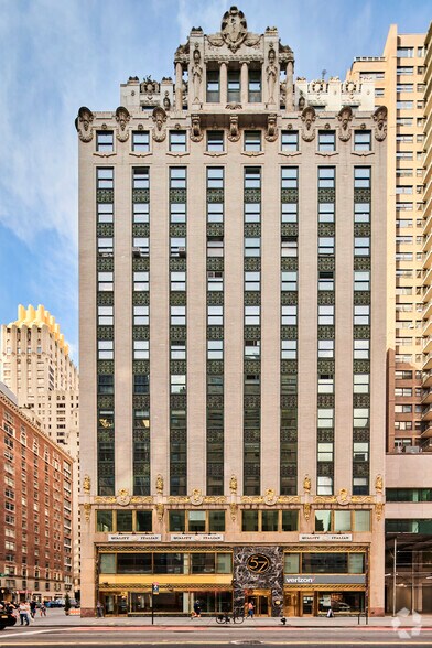 More Photos Of 57 W 57th St, New York Office For Lease