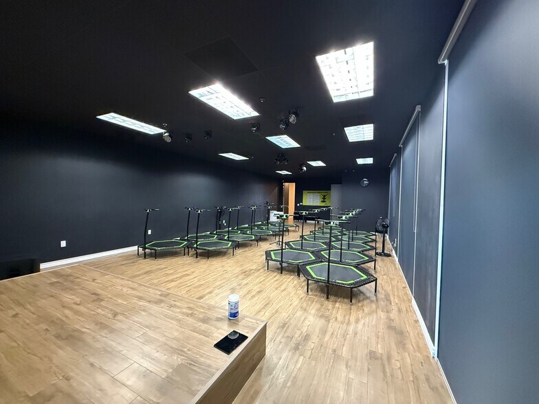 More Photos Of 610 Roosevelt Ave, Irvine Office For Lease