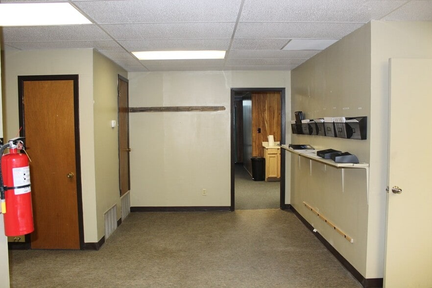 More Photos Of 407 N Nelson St, Fort Stockton Research And Development For Sale