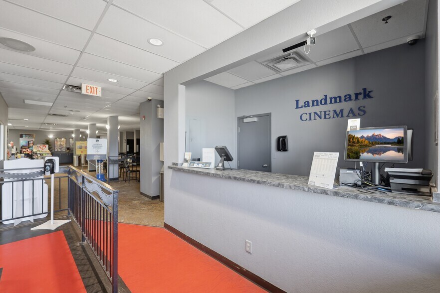 More Photos Of 9 Beju Industrial Dr, Sylvan Lake General Retail For Sale