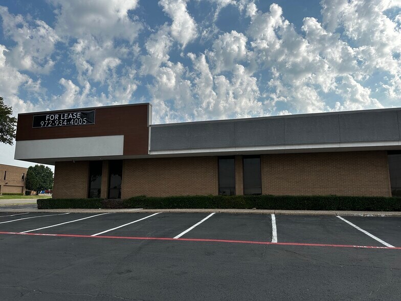 More Photos Of 13509 Lyndon B Johnson Fwy, Garland Office For Sale
