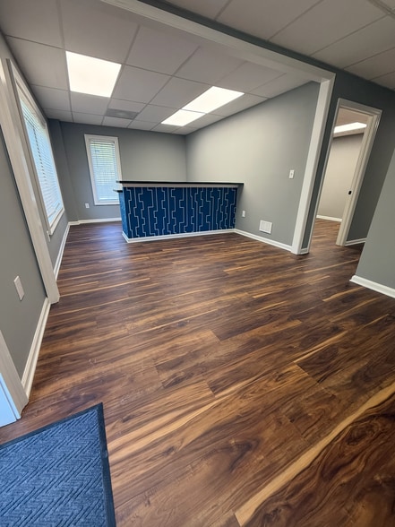 More Photos Of 1235 Boone Hill Rd, Summerville Flex For Lease