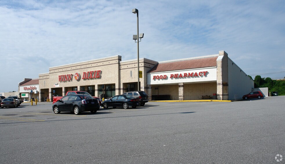 More Photos Of 1061 Us-280 E, Alexander City Freestanding For Lease
