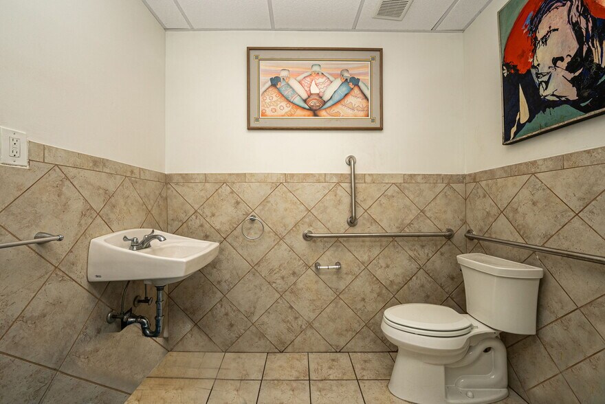 More Photos Of 587 W Merrick Rd, Valley Stream General Retail For Sale