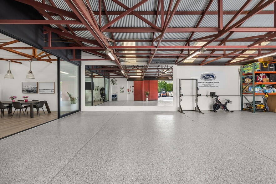 More Photos Of 133 Sunnyway Dr, Ventura Warehouse For Lease