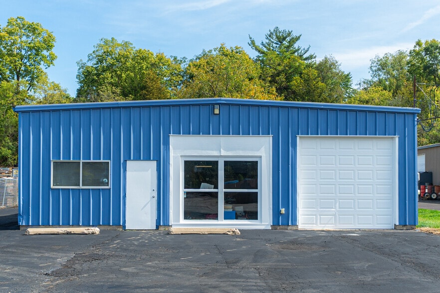 More Photos Of 560 S River St, Batavia Warehouse For Sale