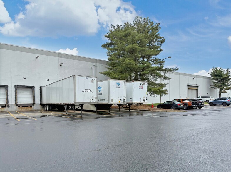 More Photos Of 130 Docks Corner Rd, Dayton Distribution For Lease