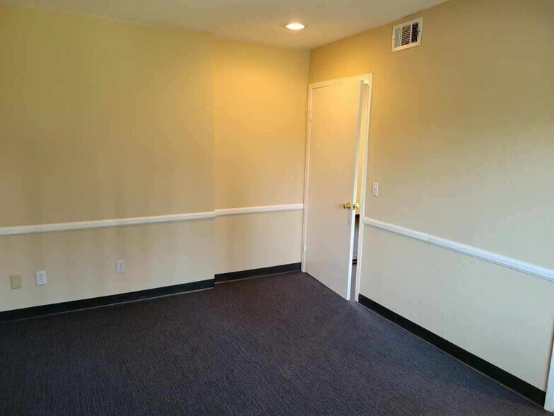 More Photos Of 16801 Van Buren Blvd, Riverside Unknown For Lease