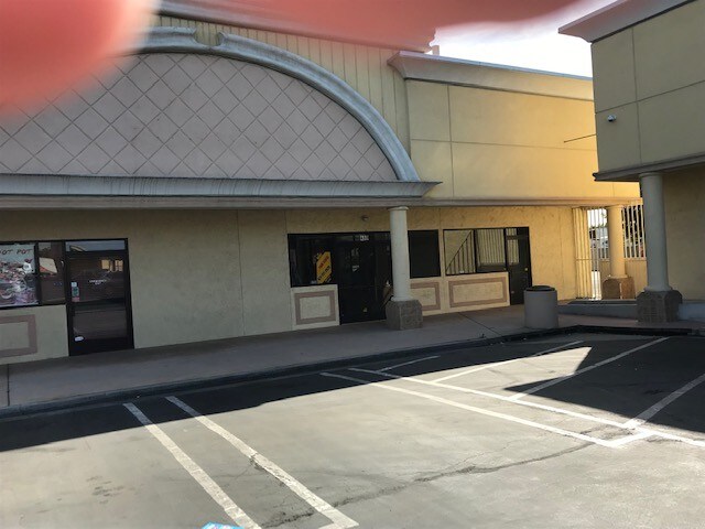 More Photos Of 406-498 W Shaw Ave, Clovis Unknown For Lease