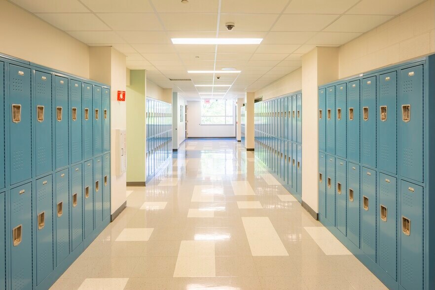 More Photos Of 2829 N Milwaukee Ave Ave, Chicago Schools For Sale