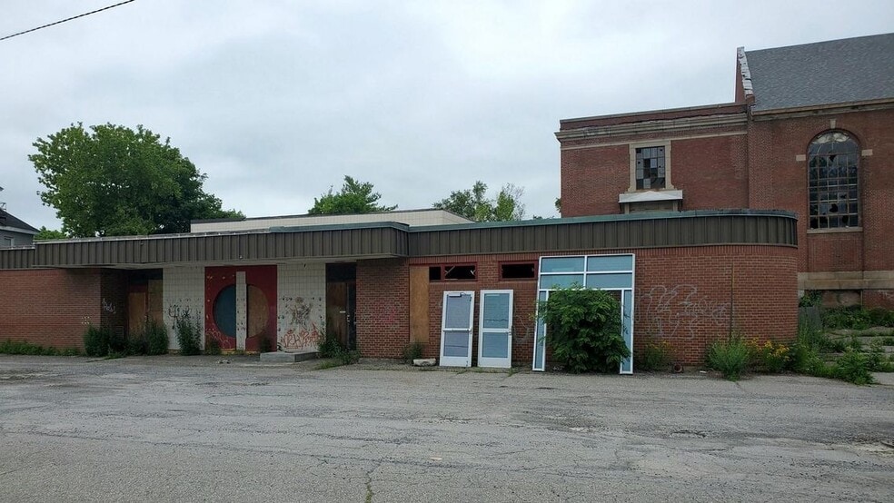More Photos Of 6 Main Pl, Waterville Warehouse For Sale