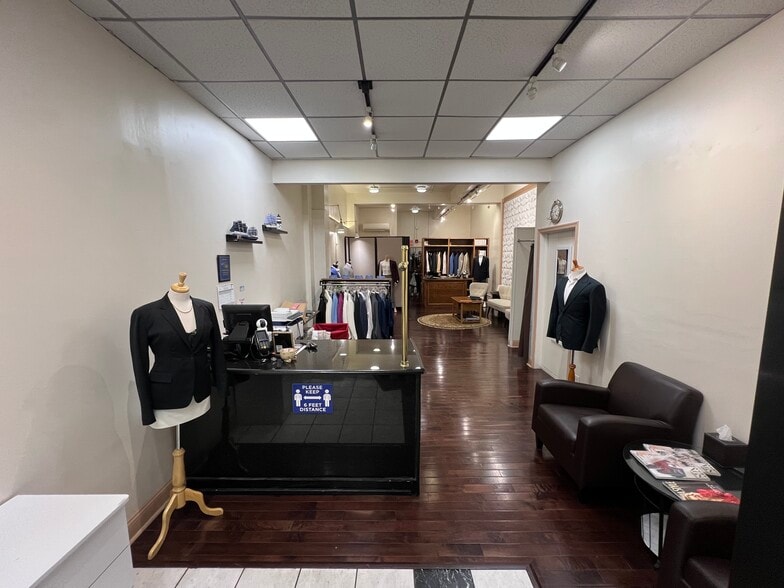 More Photos Of 23-25 S 19th St, Philadelphia Storefront Retail Office For Lease