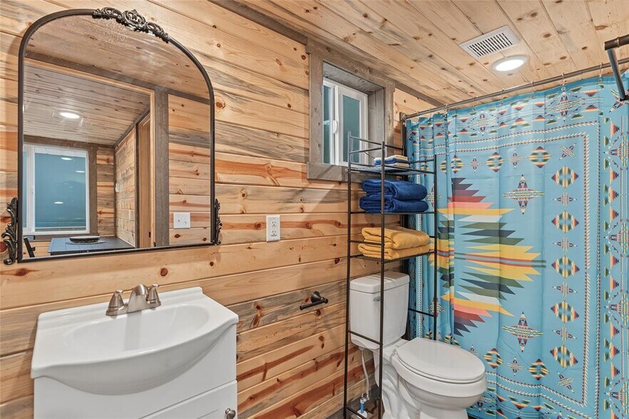 More Photos Of 7000 Browns Meadow Rd, Niarada Multifamily For Sale