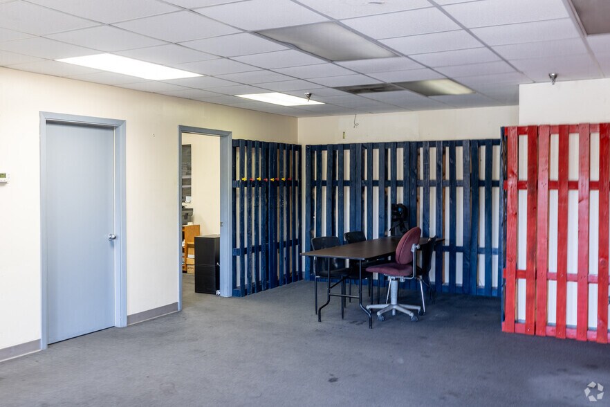 More Photos Of 8760 Ely Rd, Pensacola Warehouse For Lease