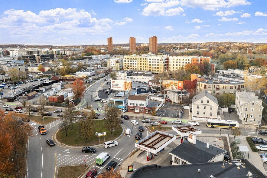 More Photos Of 489 Concord Ave, Cambridge Veterinarian Kennel For Sale
